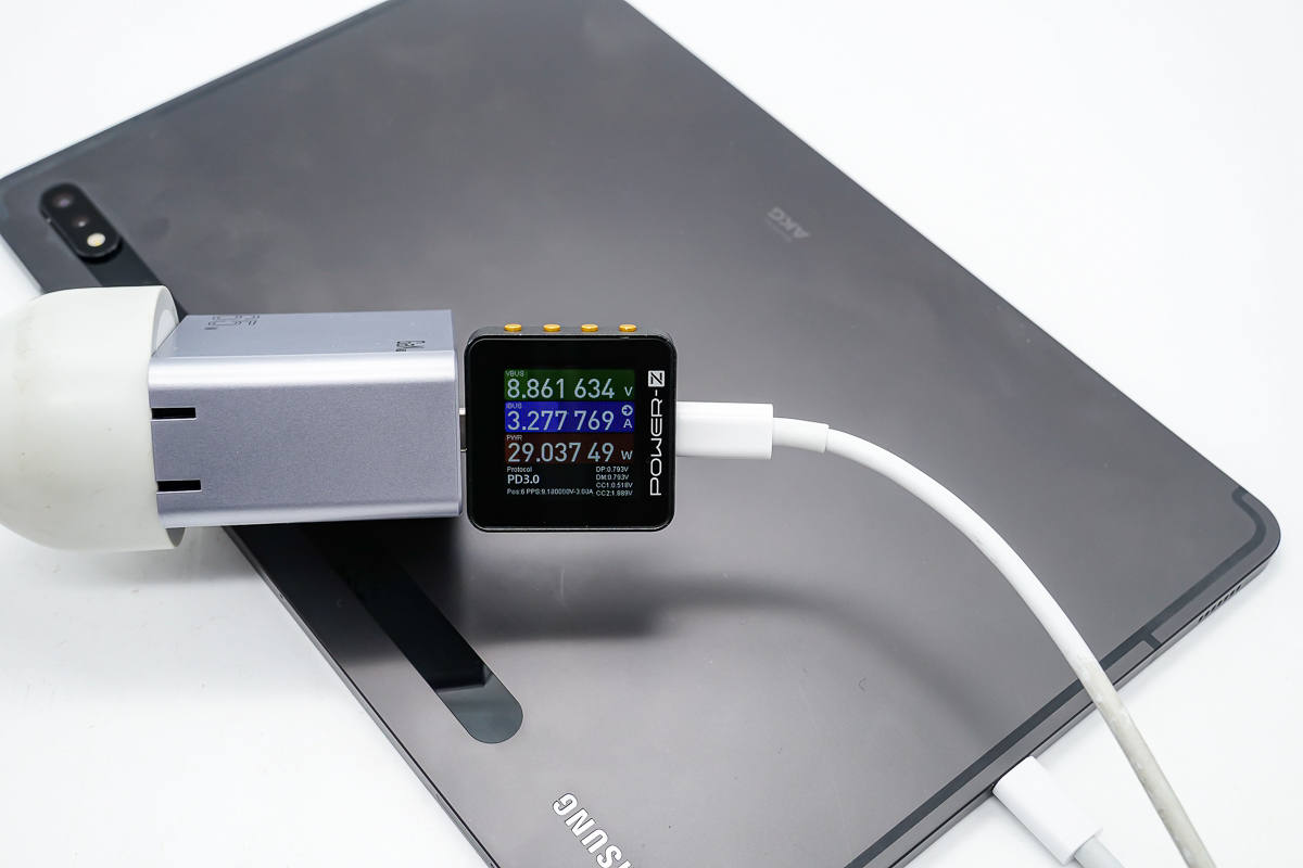 充電頭卡到充電槽里了怎么辦？